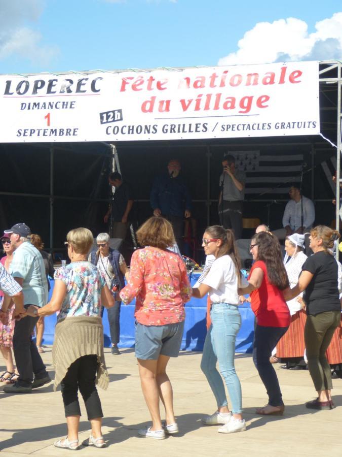 Gite De Caractere Lopérec エクステリア 写真